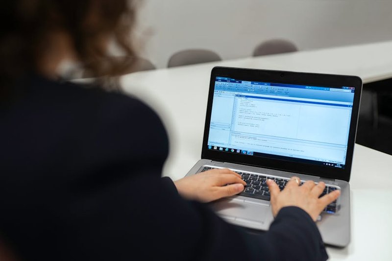 mahasiswa coding claude